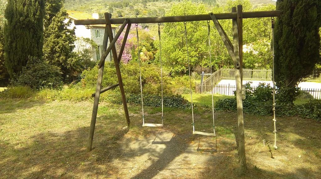 Bed and Breakfast Mas Montluzia Cascastel-des-Corbieres Екстер'єр фото
