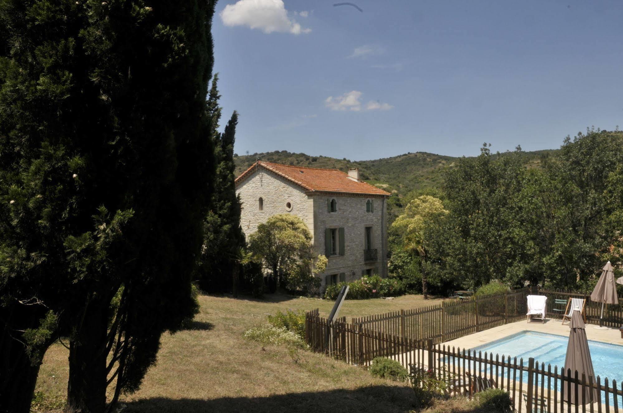 Bed and Breakfast Mas Montluzia Cascastel-des-Corbieres Екстер'єр фото